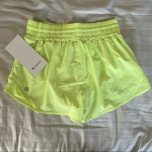 NWT lululemon faded zap hotty hot high rise shorts 2.5” - Picture 6 of 14